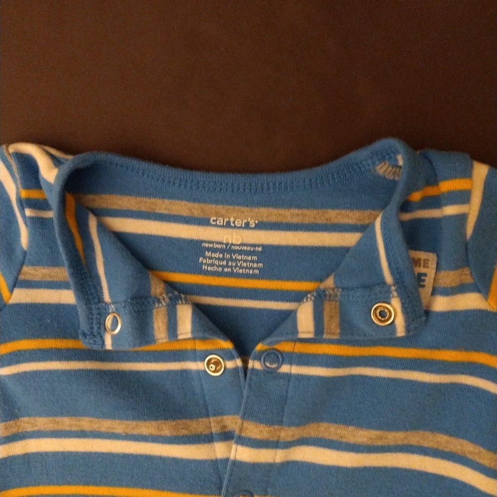 CARTERS 5 Rompers- NB - Picture 6 of 16